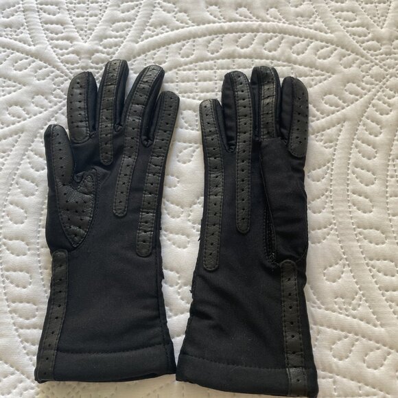 Isotoner Womens Spandex Touchscreen Gloves one size - Picture 5 of 7